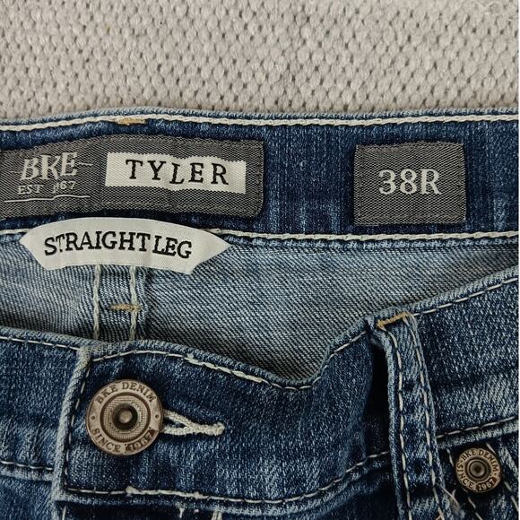 BKE Buckle Tyler Jeans Mens 38R 38X31 Blue Straight Leg Whiskered Distressed - Picture 5 of 14